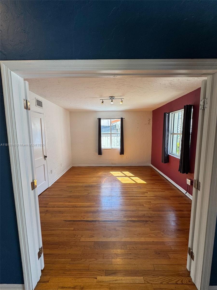 OCEAN BEACH ADDN NO 3 - Residential Lease