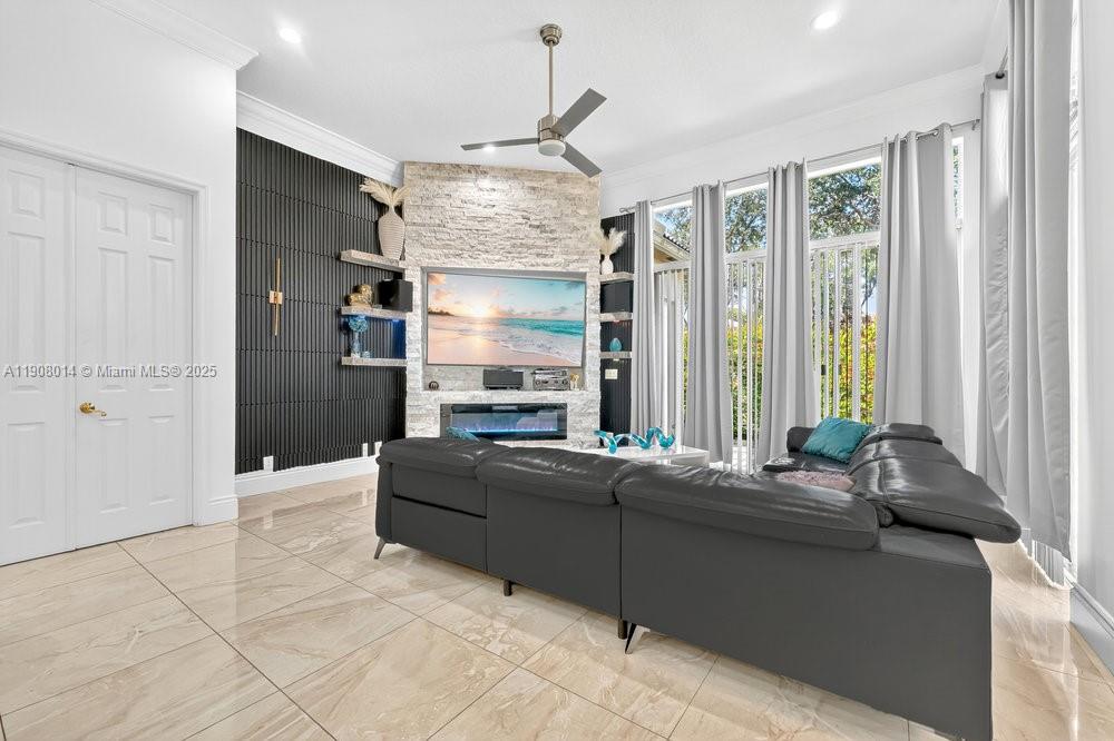 RENAISSANCE SEC 7 - Residential Lease