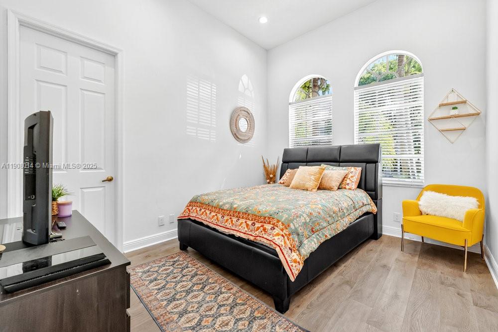 RENAISSANCE SEC 7 - Residential Lease