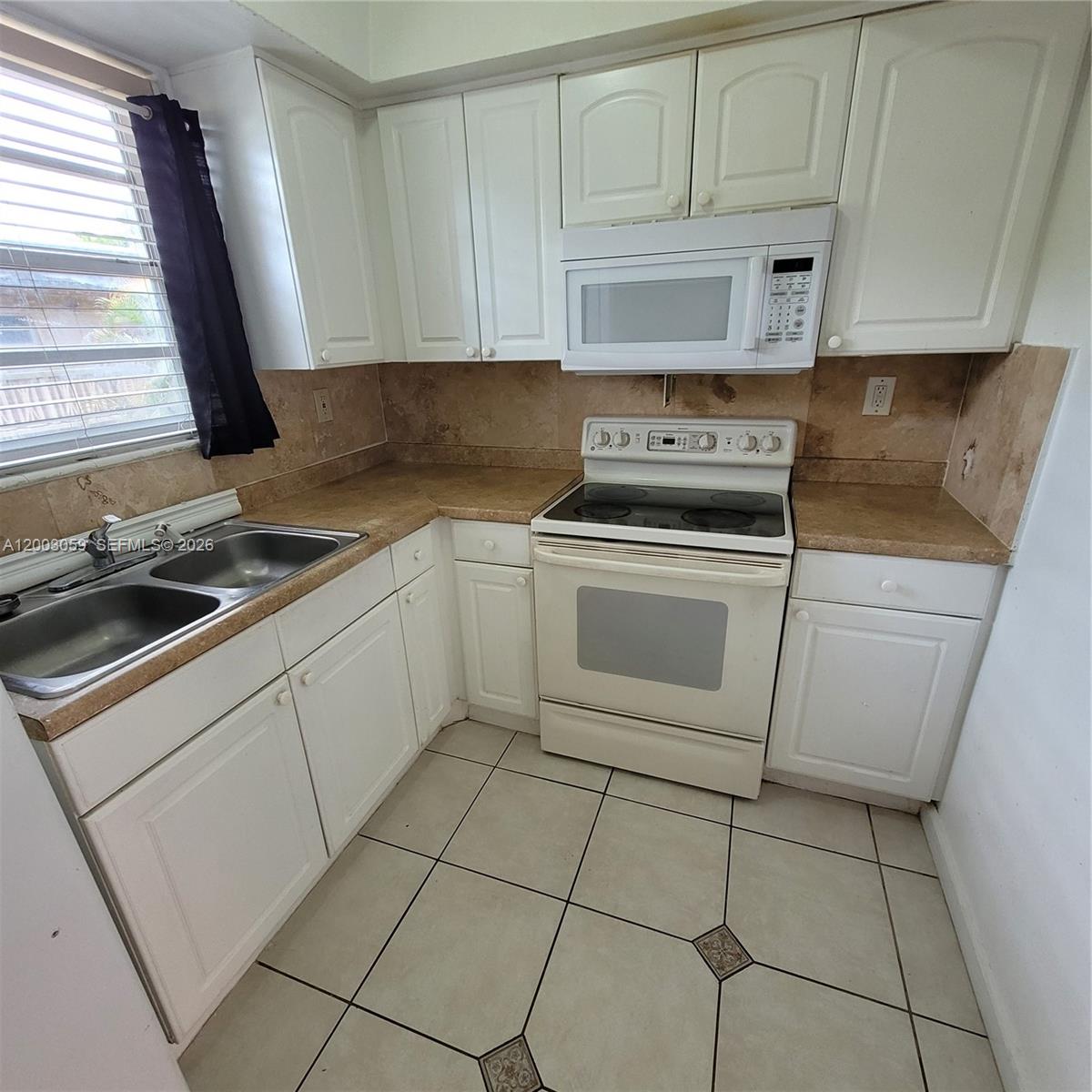 BISCAYNE PARK TERRACE CON - Residential