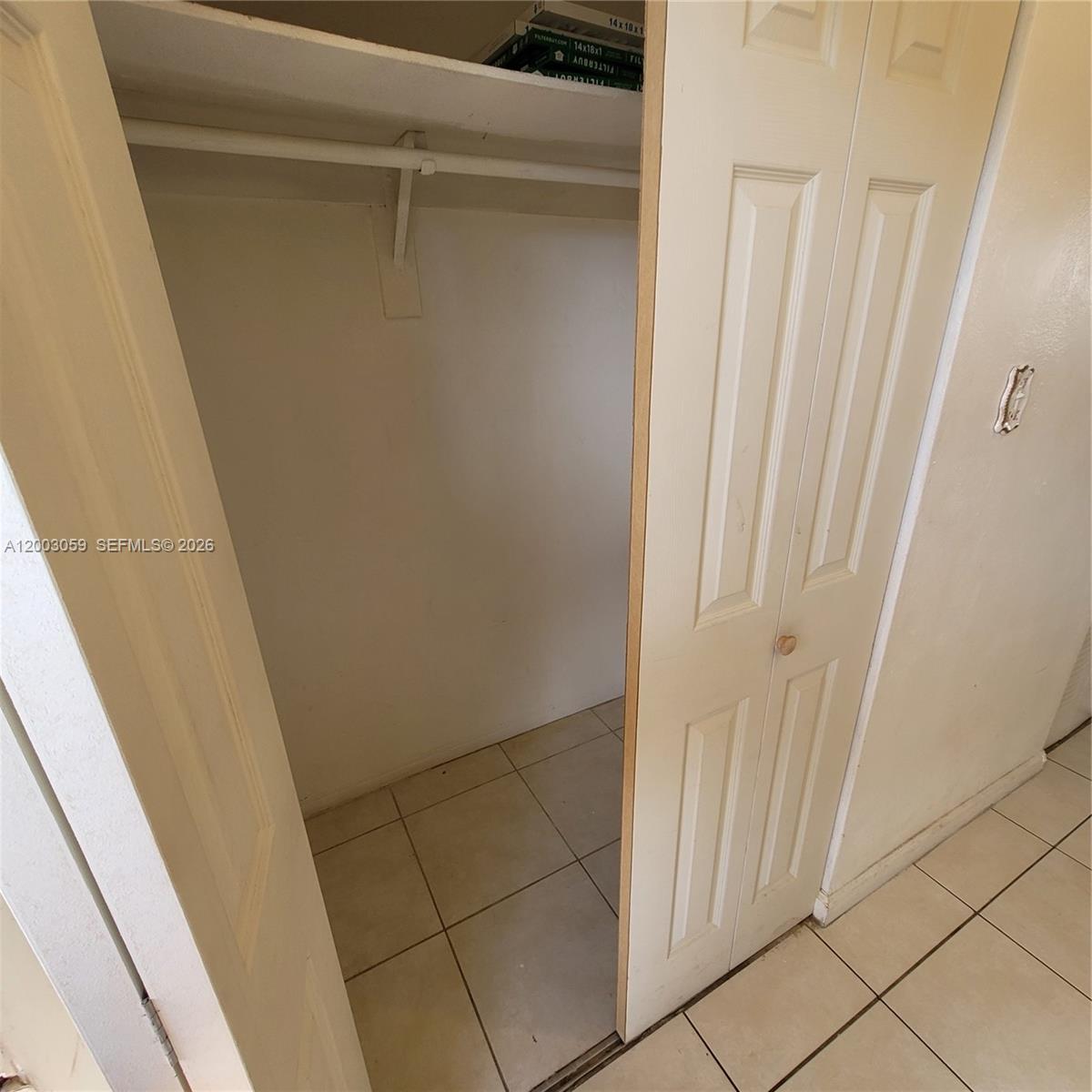 BISCAYNE PARK TERRACE CON - Residential