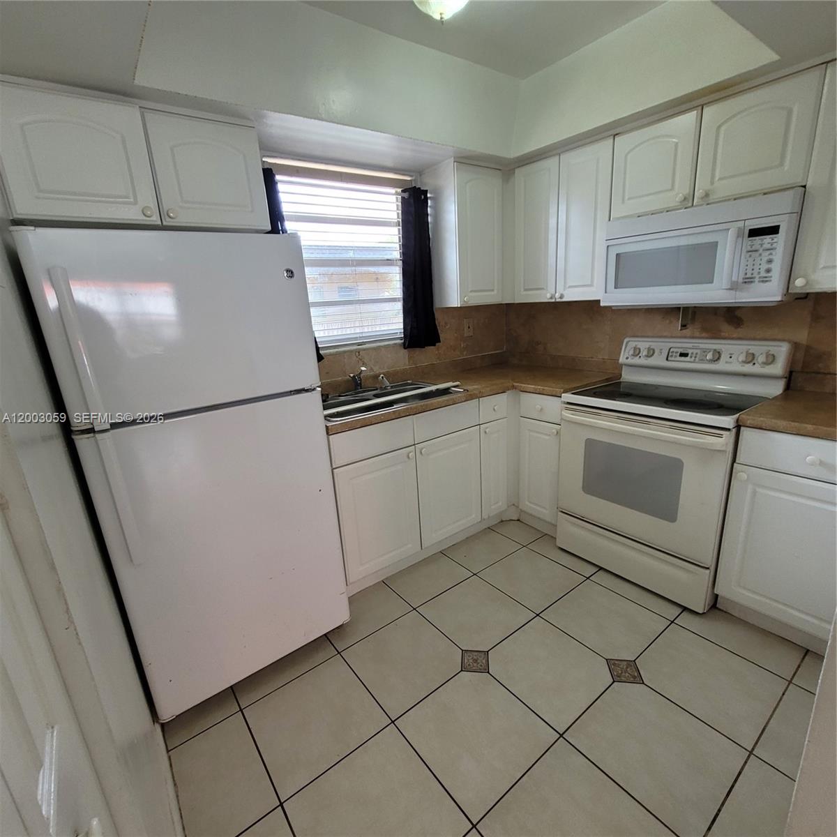 BISCAYNE PARK TERRACE CON - Residential