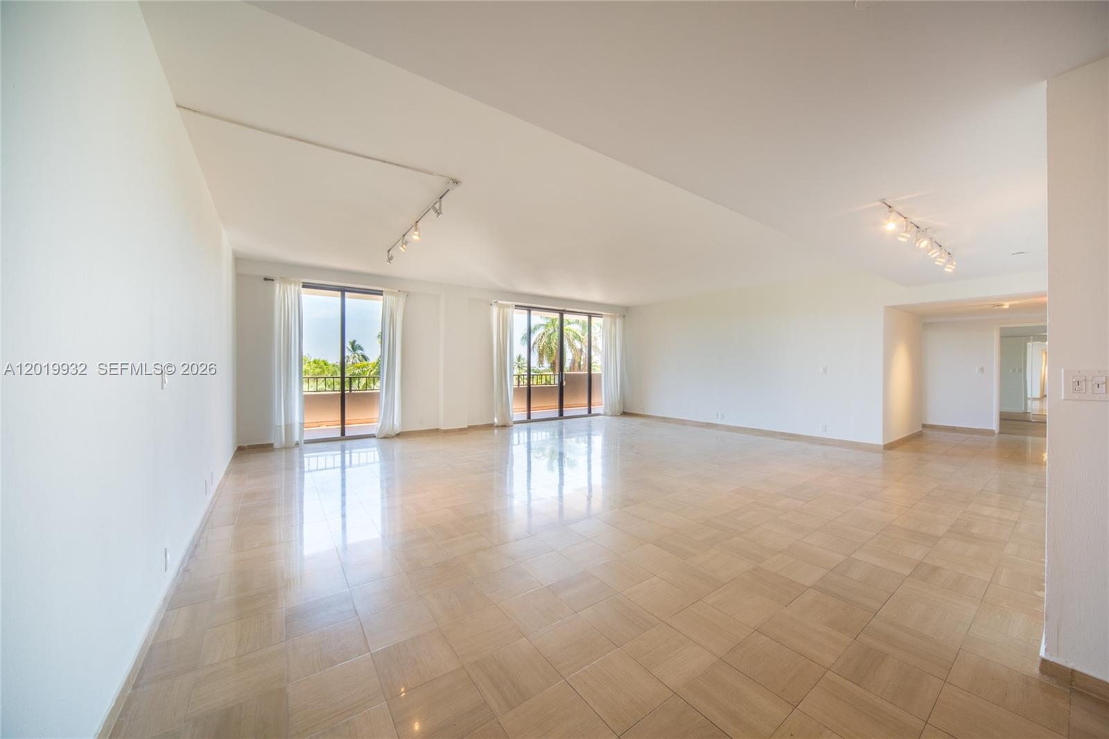 151 Crandon Blvd 425