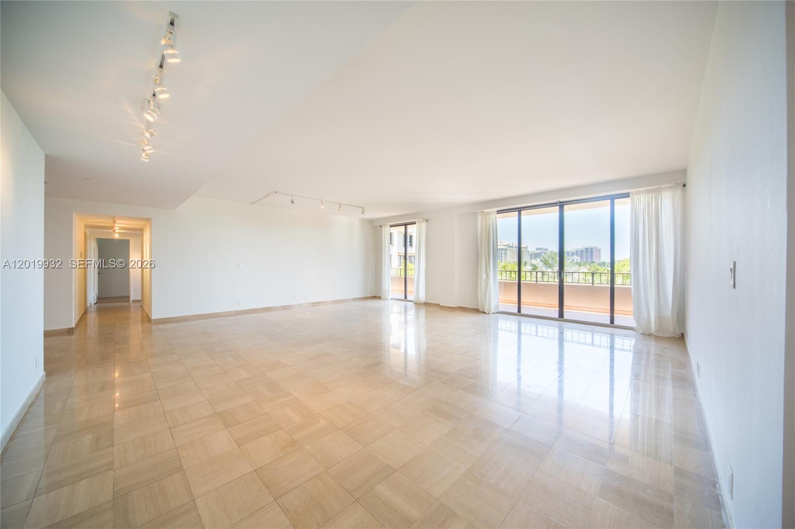 151 Crandon Blvd 425