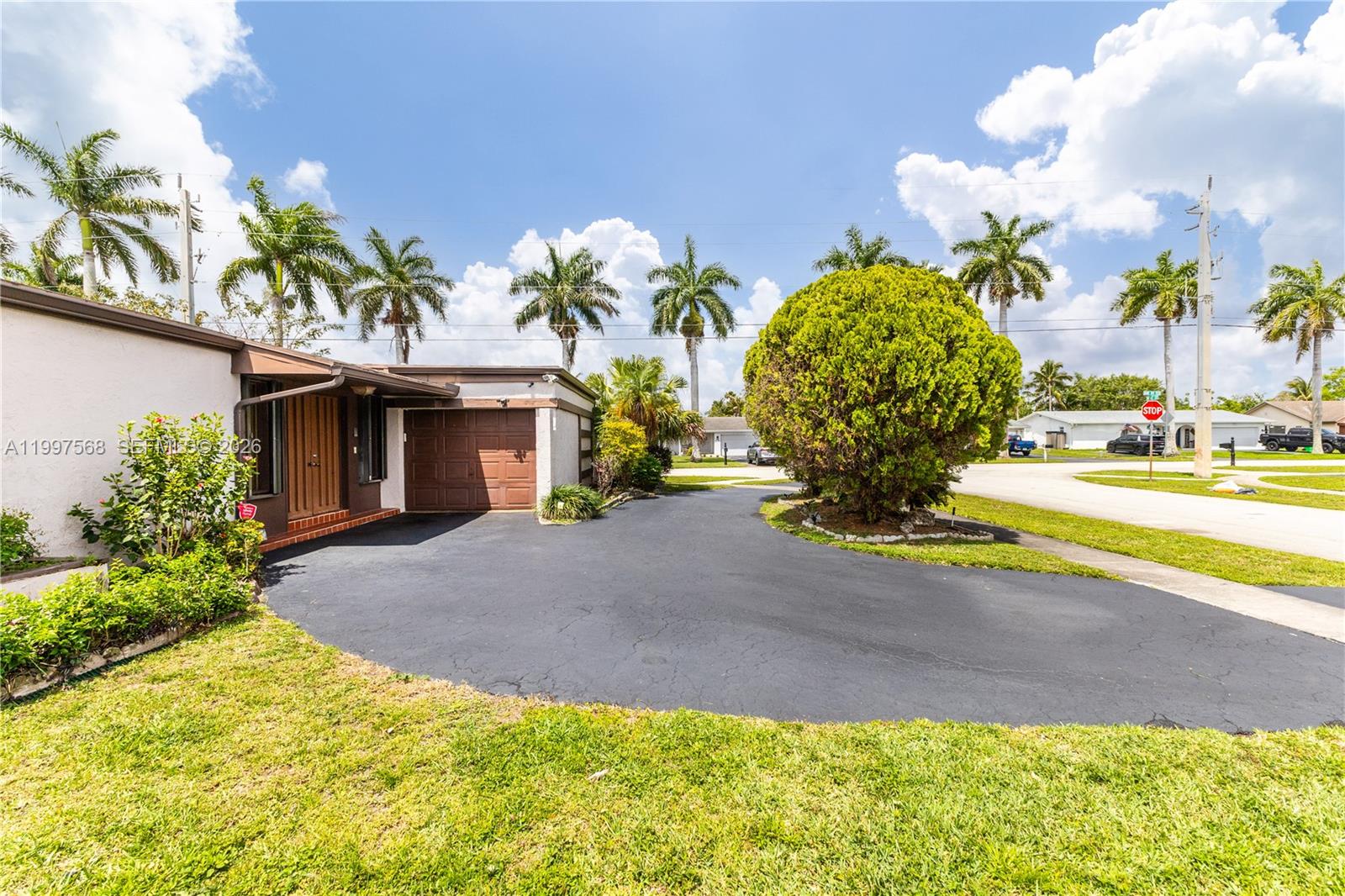 SUNRISE GOLF VLG SEC 24 - Residential