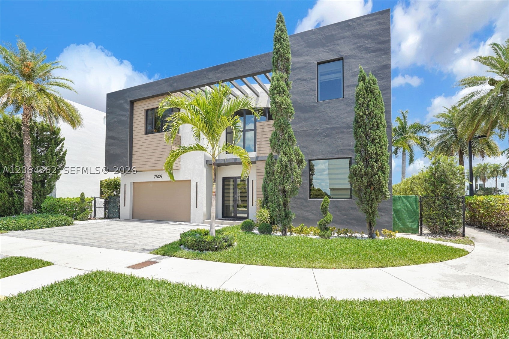 7509 NW 99th Ave