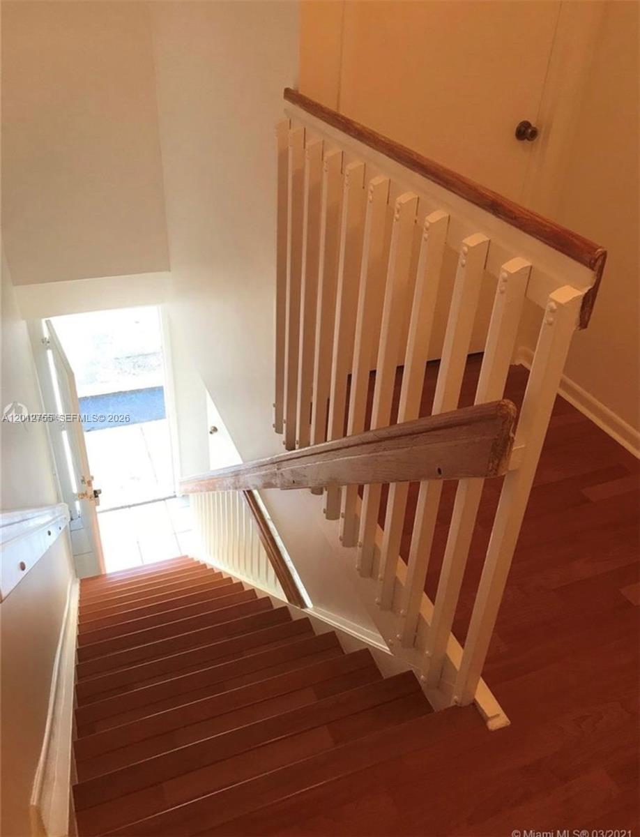 VILLAS OF WEST MIAMI COND - Residential Lease