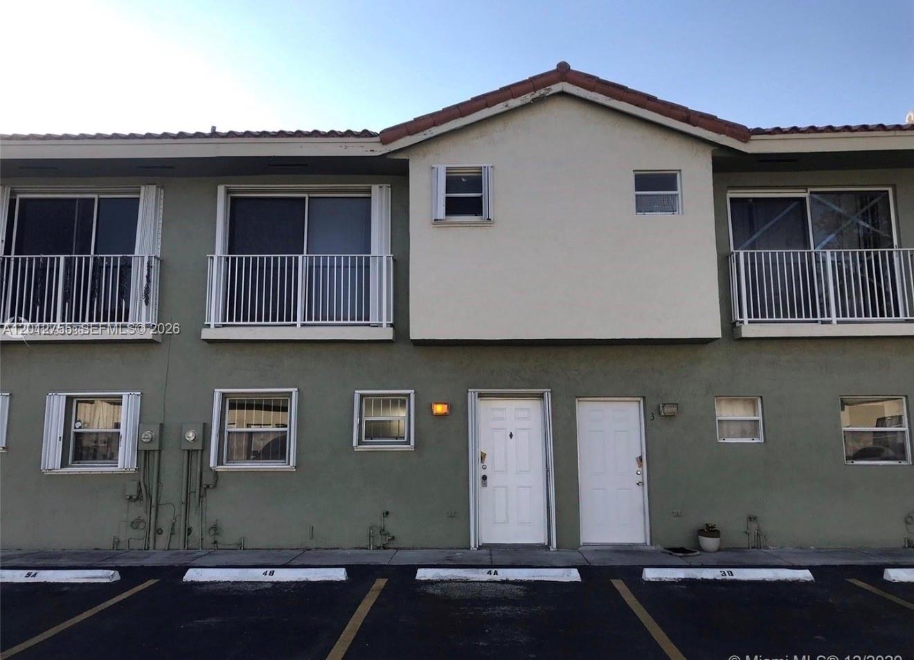 VILLAS OF WEST MIAMI COND - Residential Lease