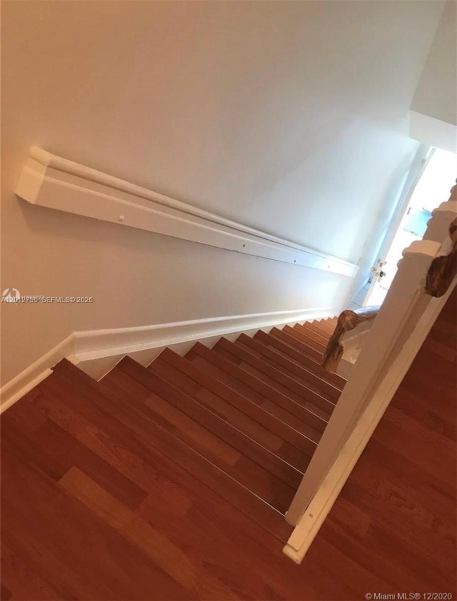 VILLAS OF WEST MIAMI COND - Residential Lease