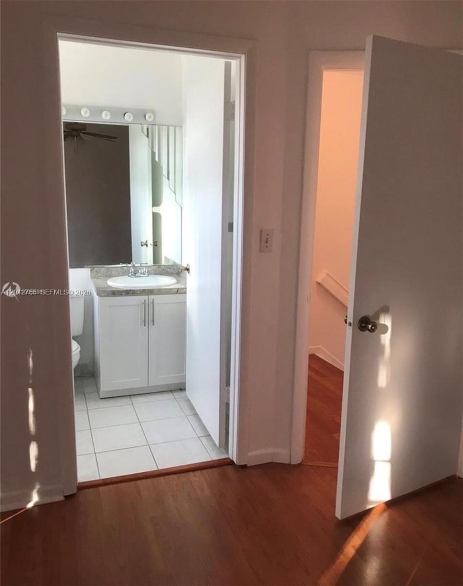 VILLAS OF WEST MIAMI COND - Residential Lease