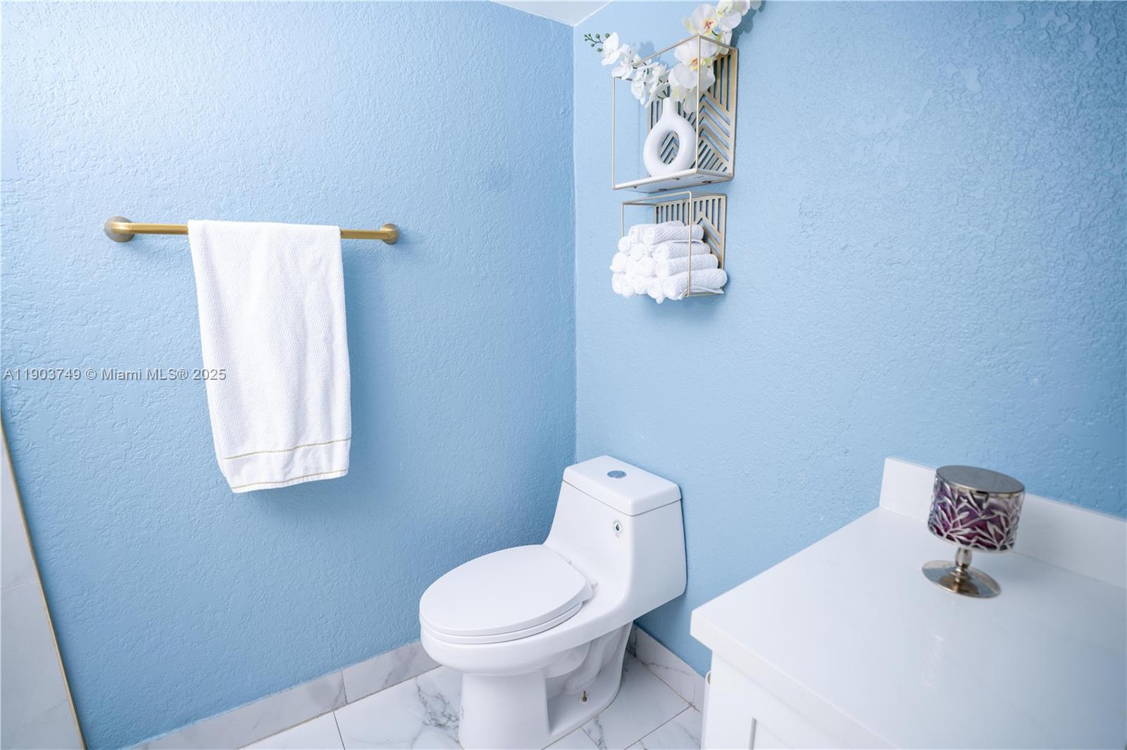 SKY LAKE VILLAS FIRST ADD - Residential