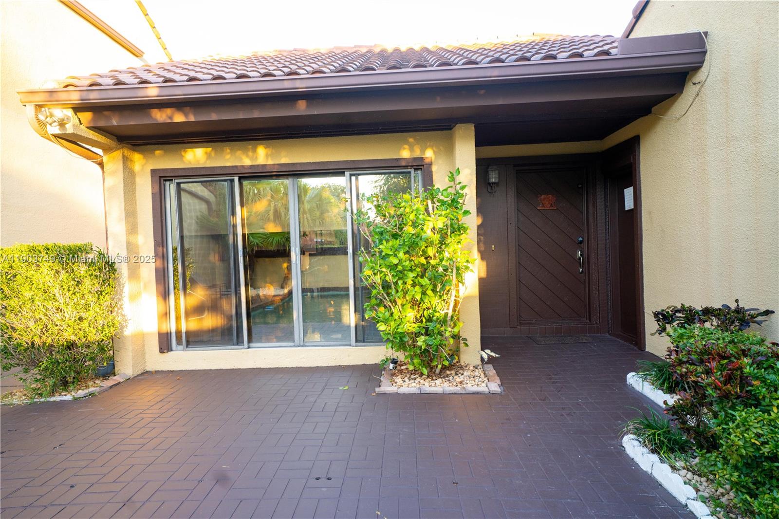 SKY LAKE VILLAS FIRST ADD - Residential