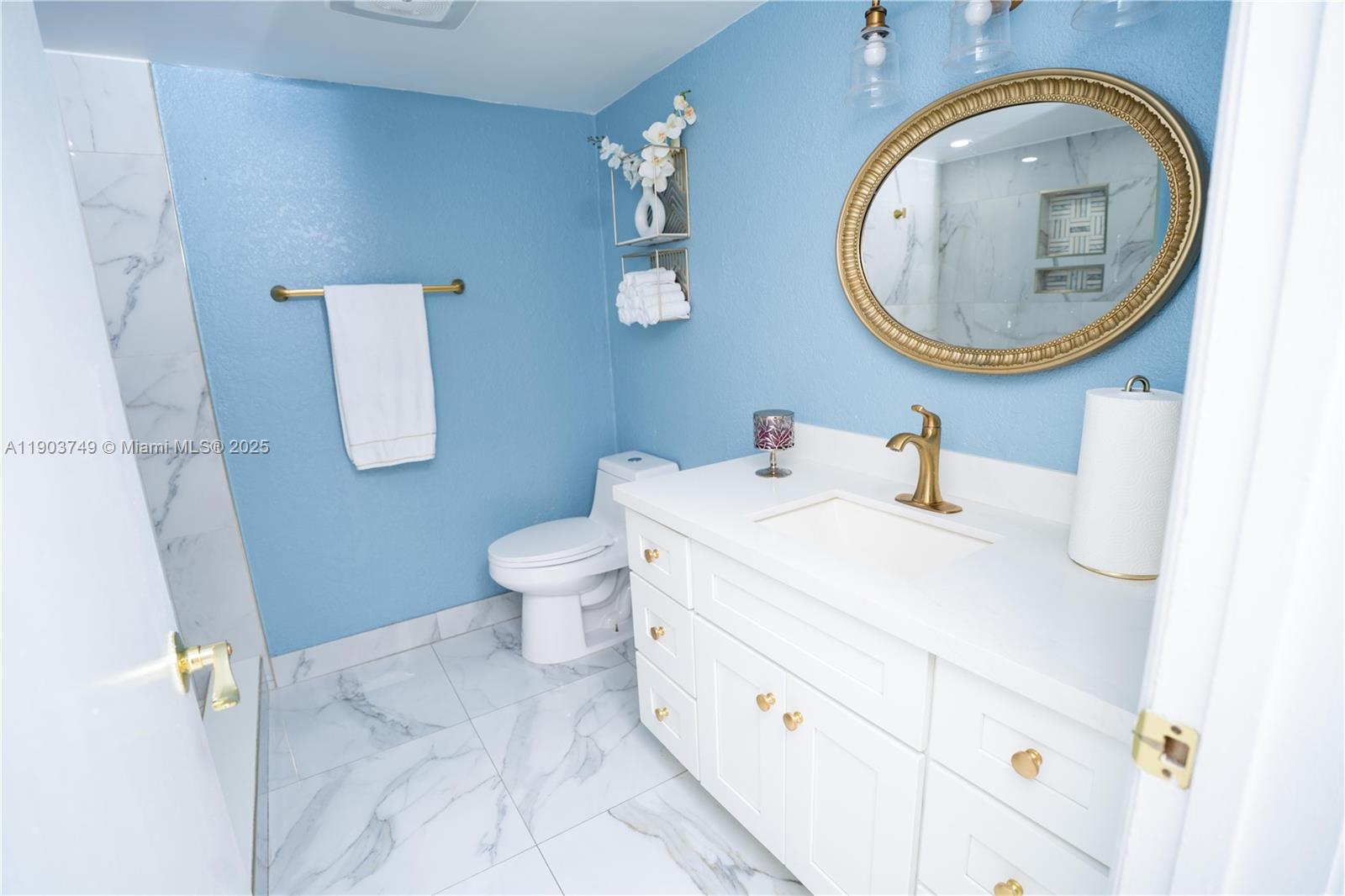 SKY LAKE VILLAS FIRST ADD - Residential