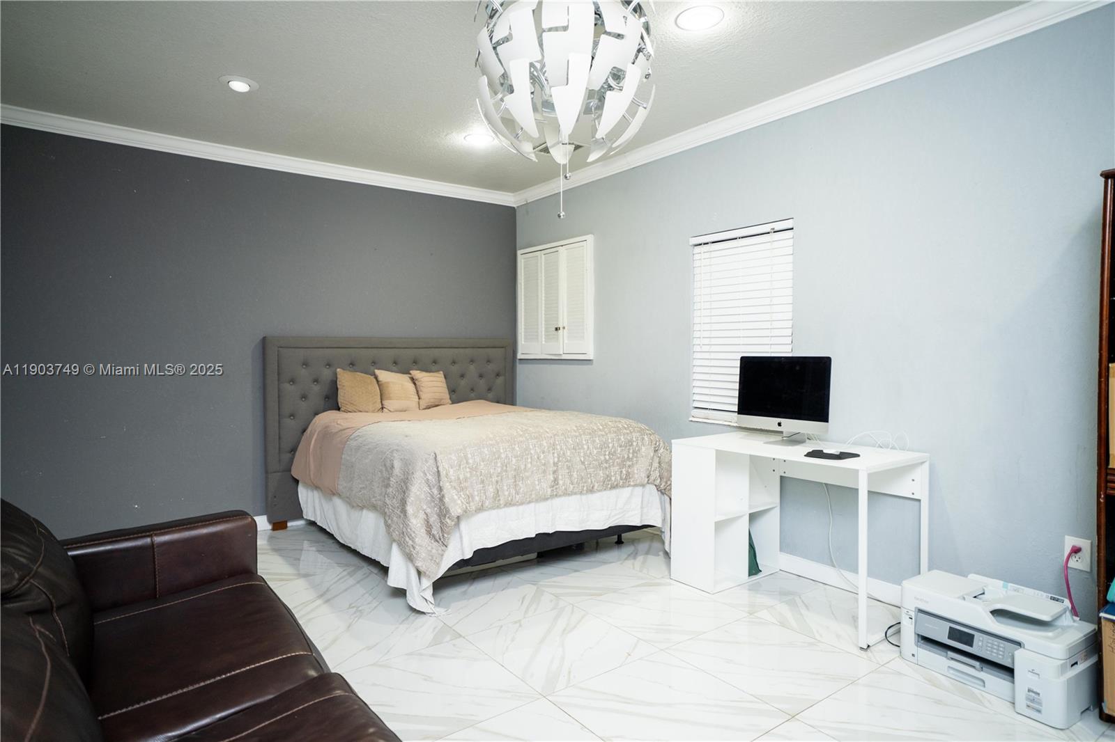 SKY LAKE VILLAS FIRST ADD - Residential