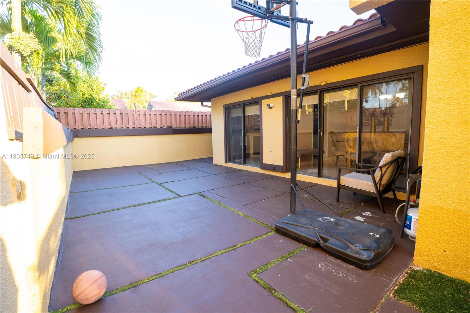 SKY LAKE VILLAS FIRST ADD - Residential