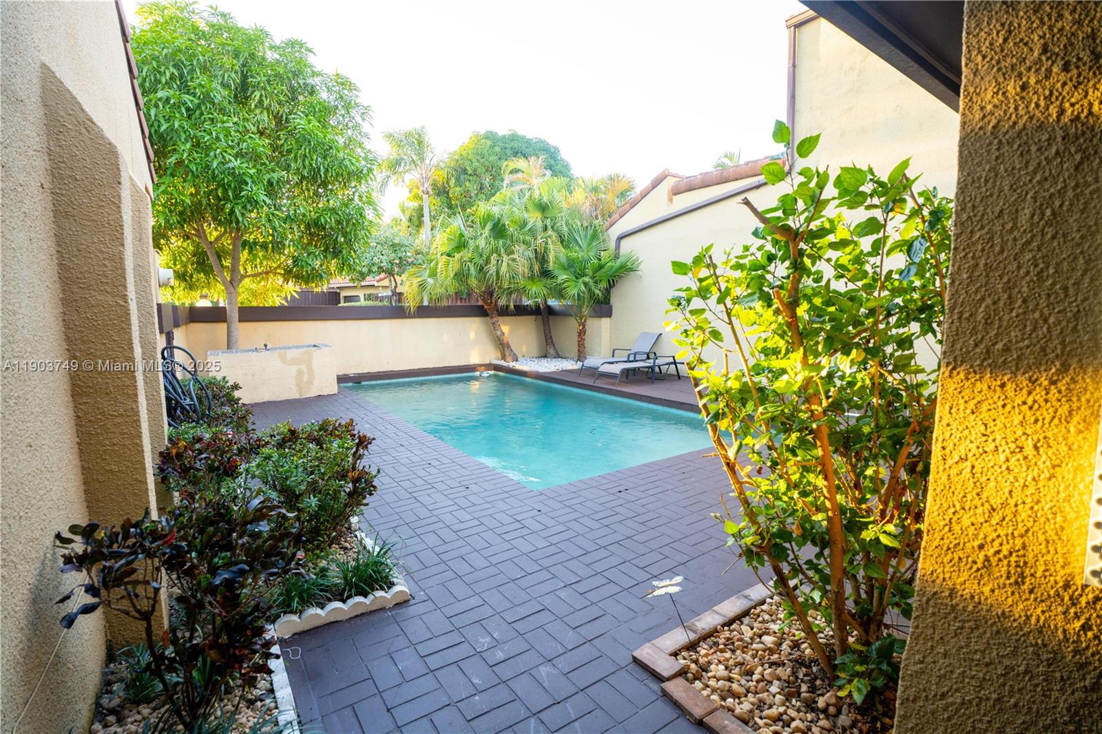 SKY LAKE VILLAS FIRST ADD - Residential