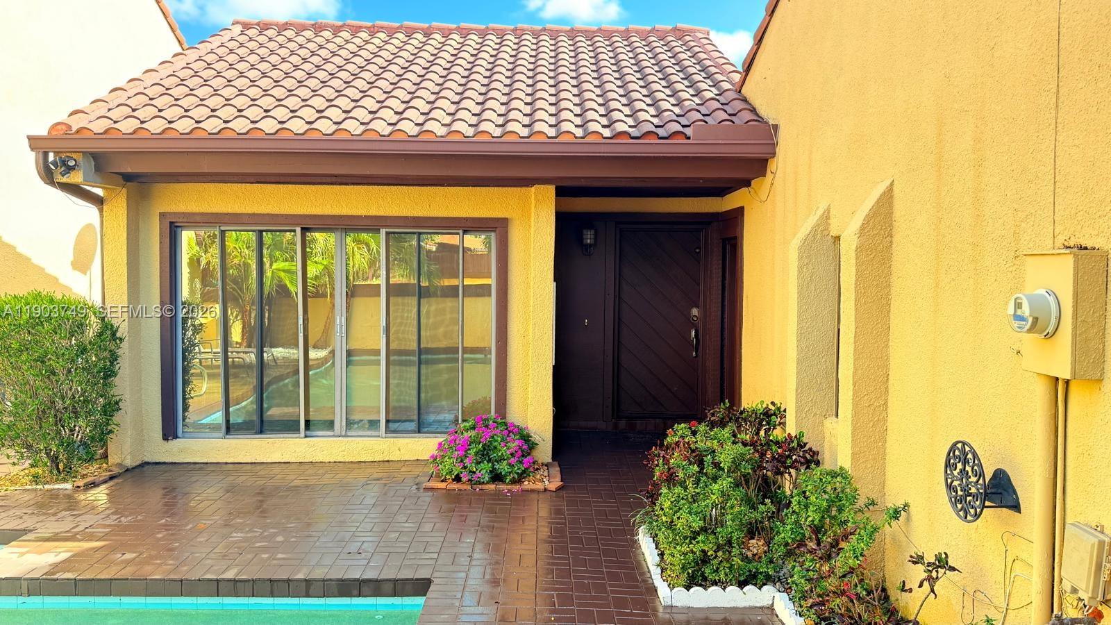 SKY LAKE VILLAS FIRST ADD - Residential