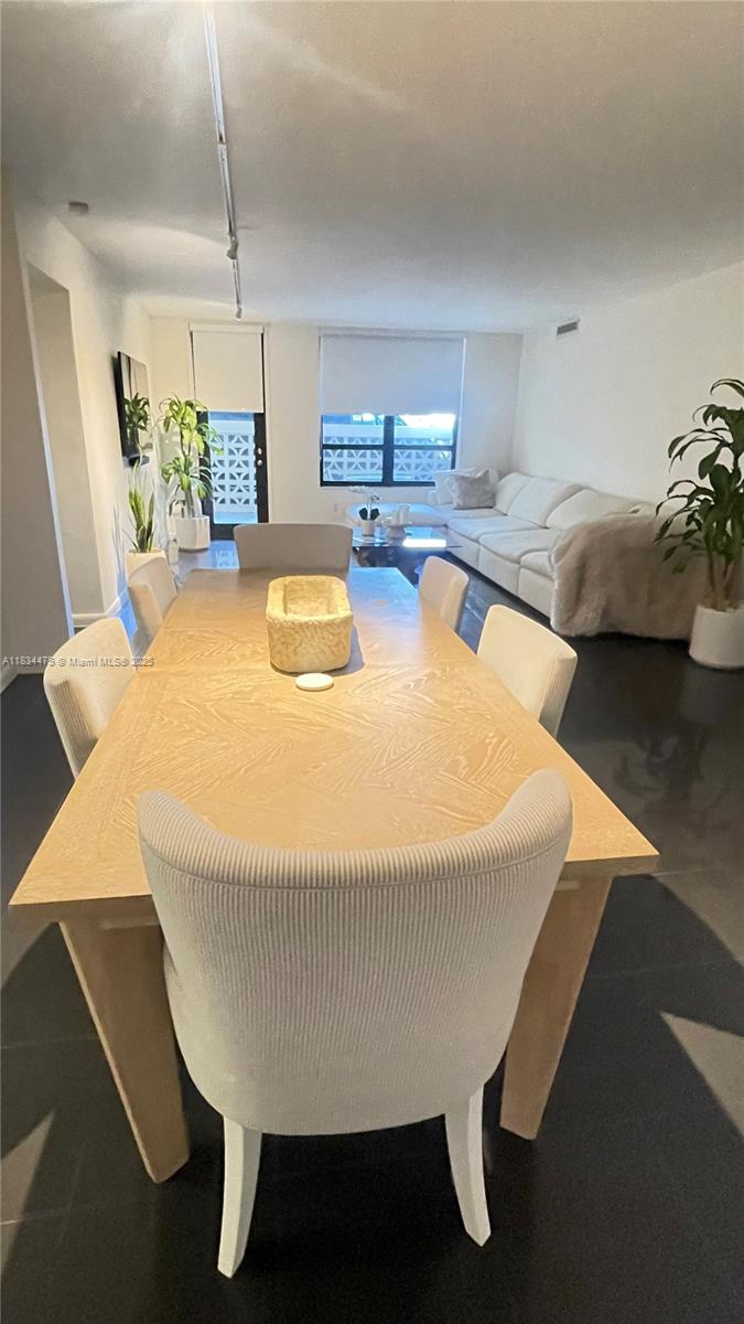 10185 Collins Ave 208
