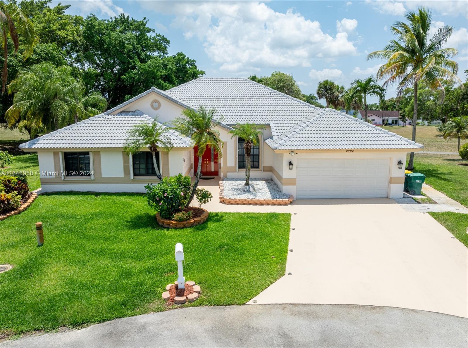 Amazing 2500 sqft 4 bed/3 bath pool home currently being used as 3 bed (4th bed walls can be reinstalled) Prime location on cul-de sac with private views of a pond, golf course & more w/ NO HOA FEE. BEAUTIFUL 11,800 sqft. lot with backyard for any occasion, very private and located on a GOLF COURSE! Home features amazing fenced-in pool, over 15-ft ceiling entry, gorgeous Chef’s kitchen w/granite counters, wood cabinets, high end stainless steel appliances & breakfast nook overlooking spacious family room. Large primary suite with walk-in closet, a second closet, full length mirrors & primary bath featuring separate tub, walk-in shower. Large 2nd & 3rd bedrooms with cabana bath make it easy access to the pool. Full impact windows (except 1 sliding door w/shutters). Impact 2 car garage.