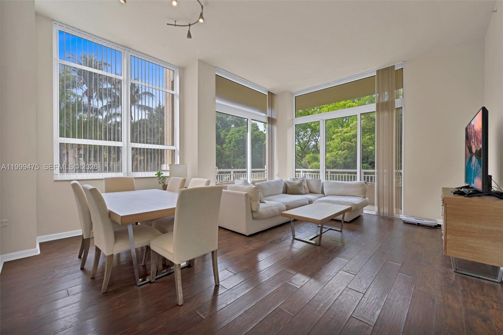 TURNBERRY ON THE GREEN CO - Residential