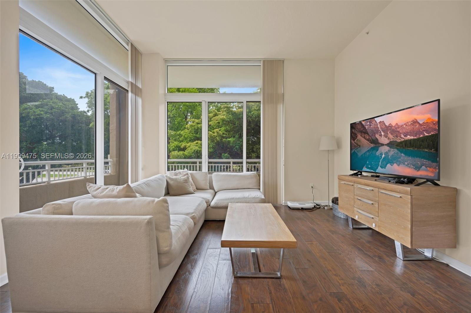 19501 W Country Club Dr 208