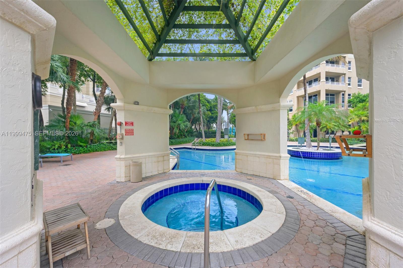 TURNBERRY ON THE GREEN CO - Residential