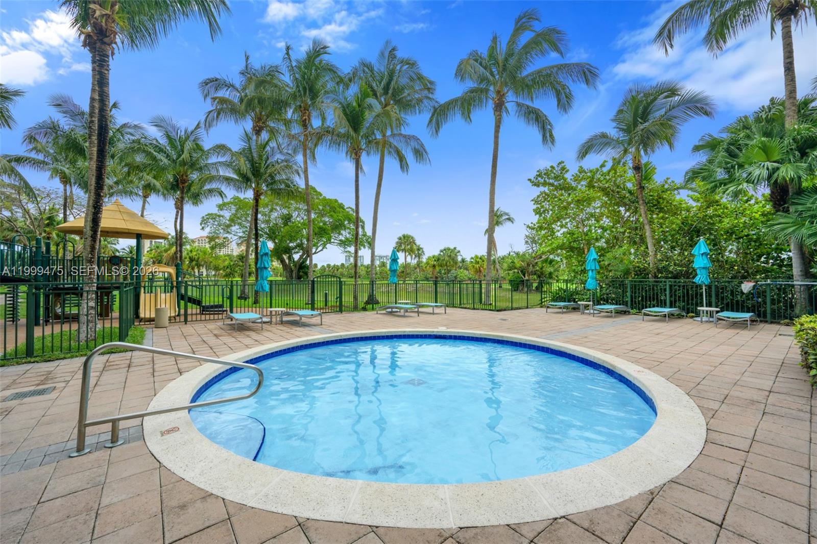 TURNBERRY ON THE GREEN CO - Residential