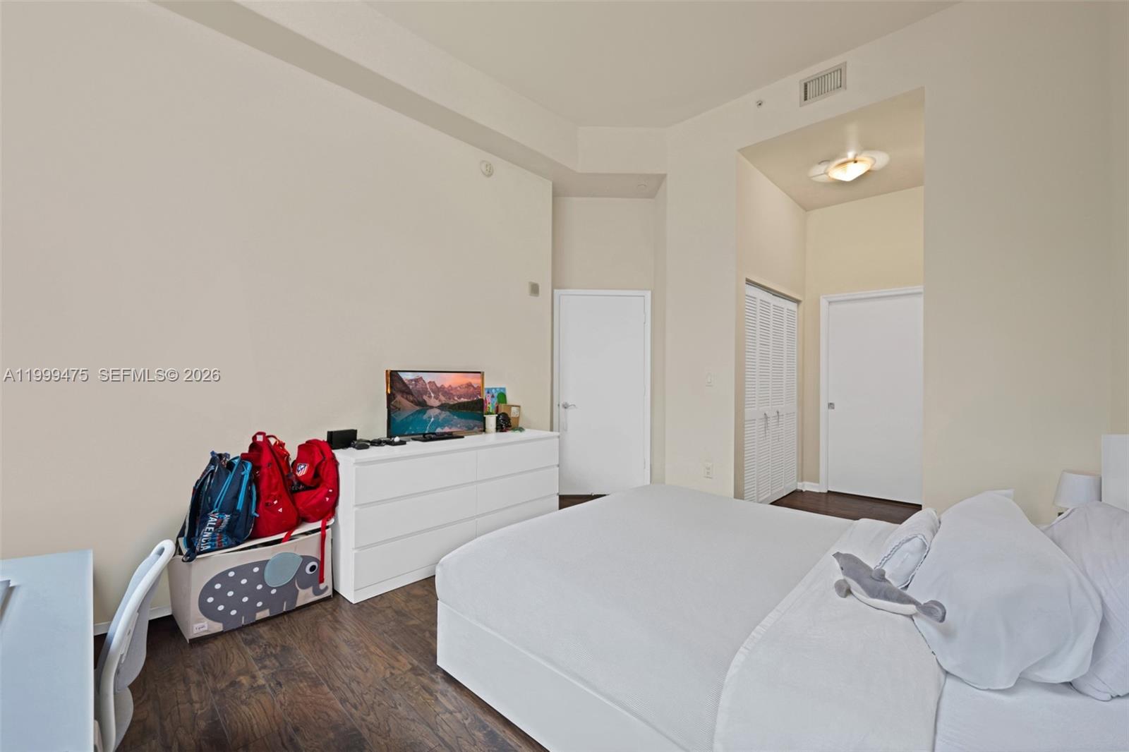 TURNBERRY ON THE GREEN CO - Residential