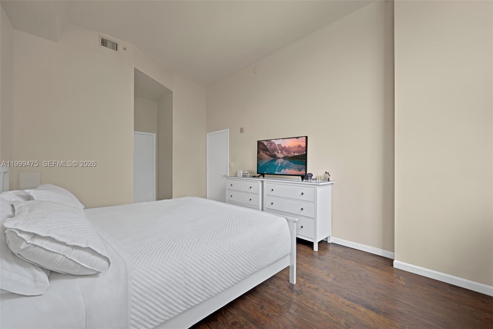 TURNBERRY ON THE GREEN CO - Residential