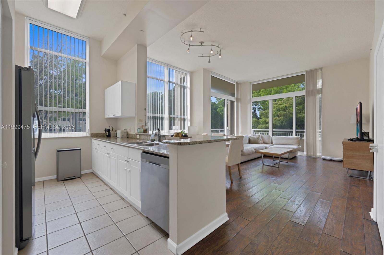 19501 W Country Club Dr 208