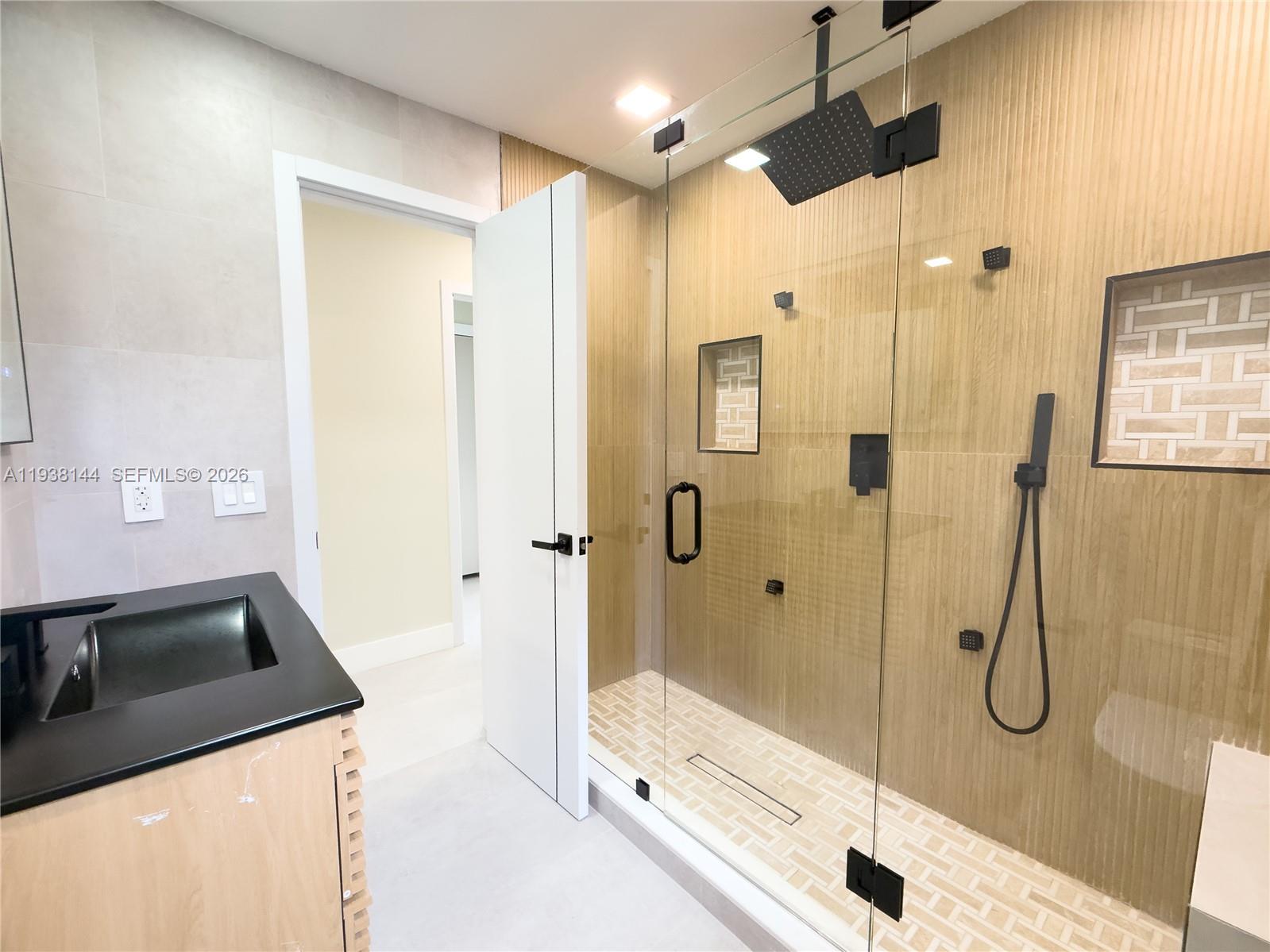 LANDINGS FIRST SEC - Residential