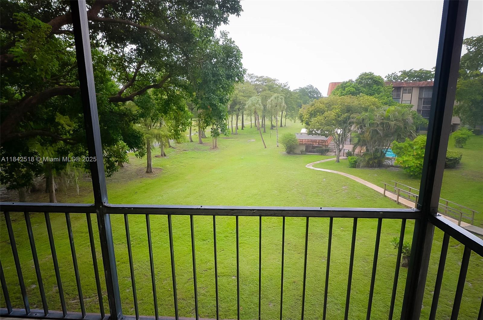 INVERRARY COUNTRY CLUB - Residential