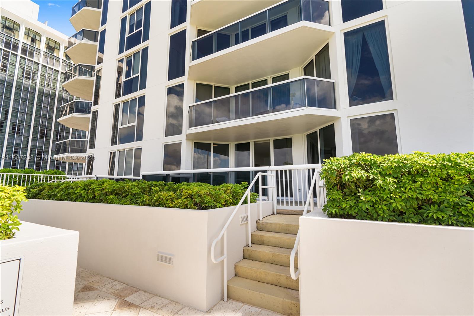 BLUE DIAMOND CONDO - Residential