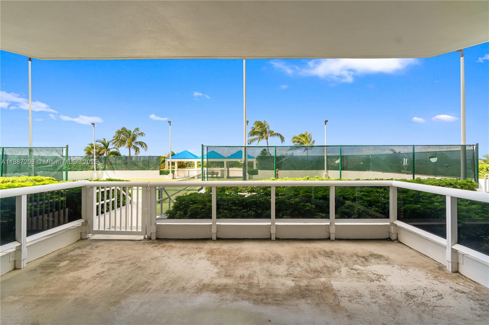 BLUE DIAMOND CONDO - Residential