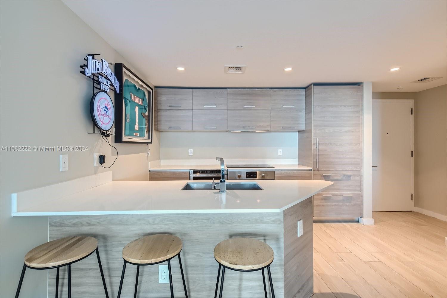 1300 S MIAMI AVENUE CONDO - Residential