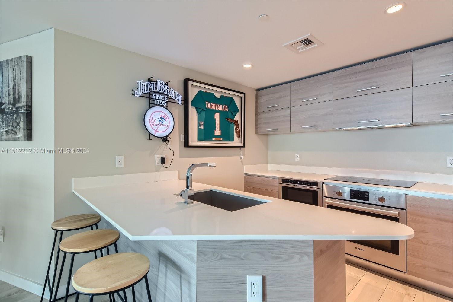 1300 S MIAMI AVENUE CONDO - Residential
