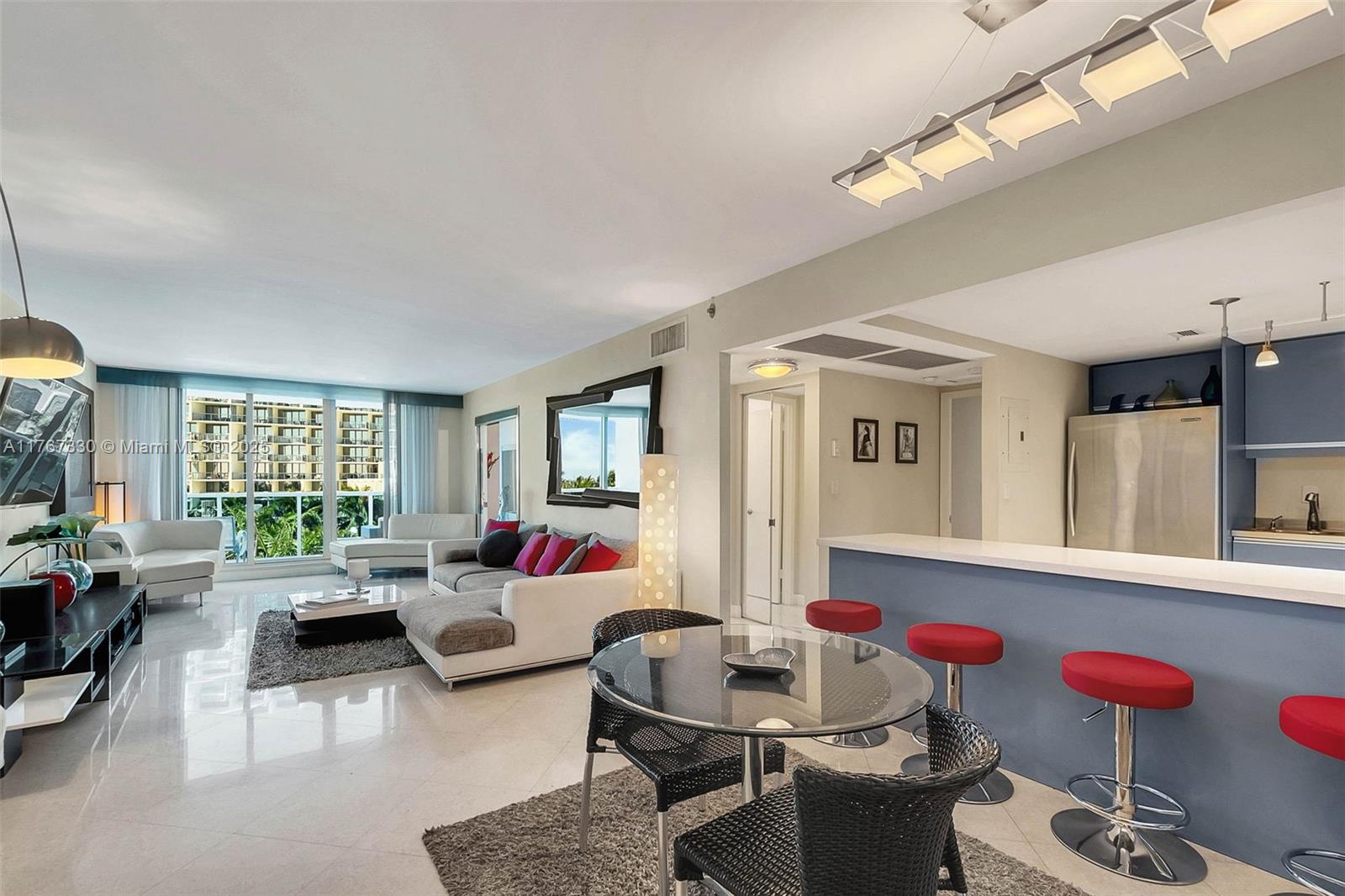 2301 Collins Ave 408
