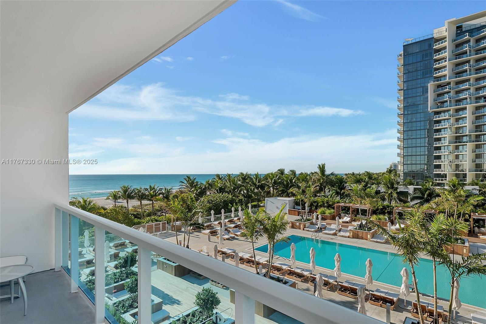 2301 Collins Ave 408