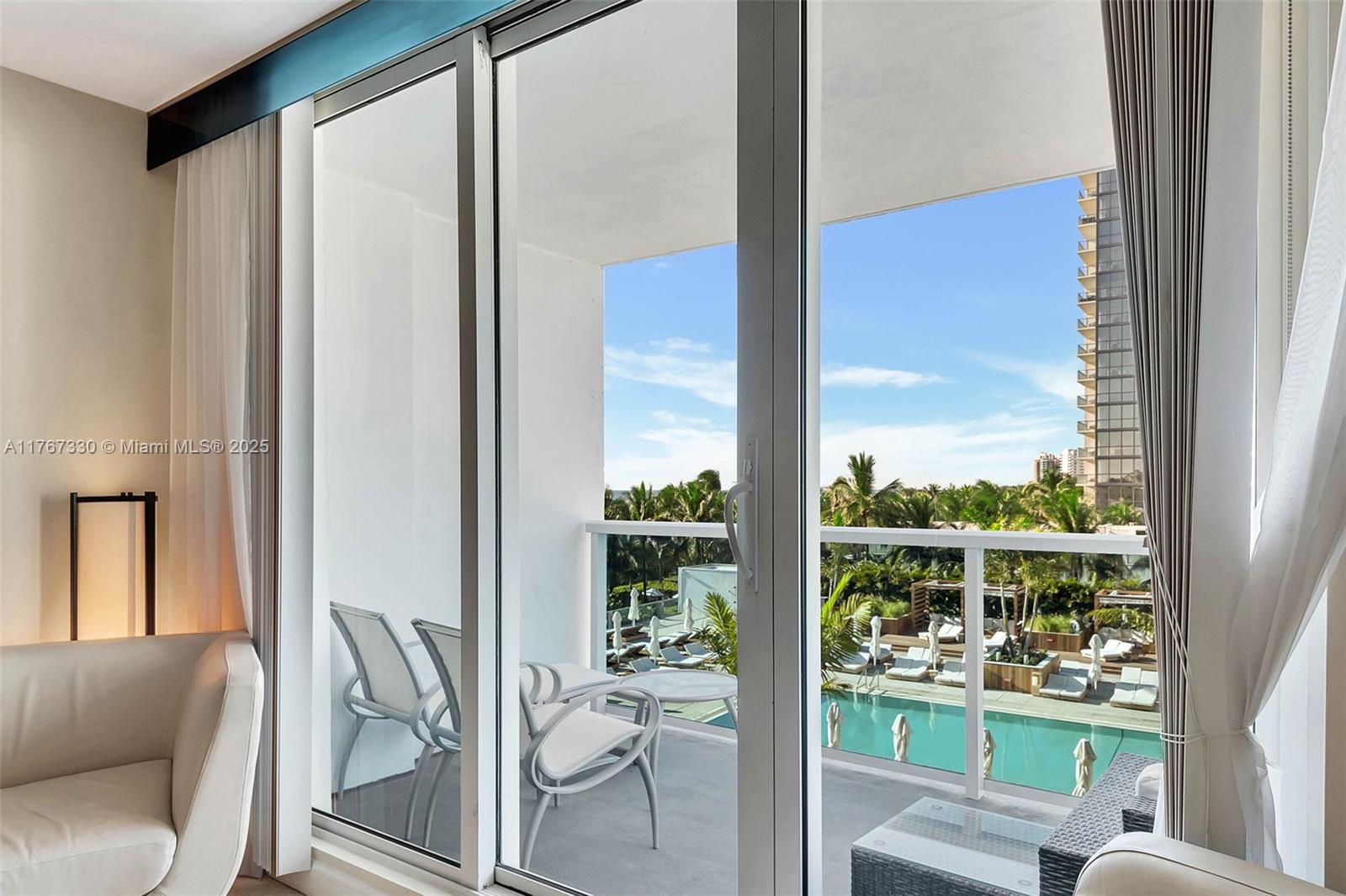 2301 Collins Ave 408