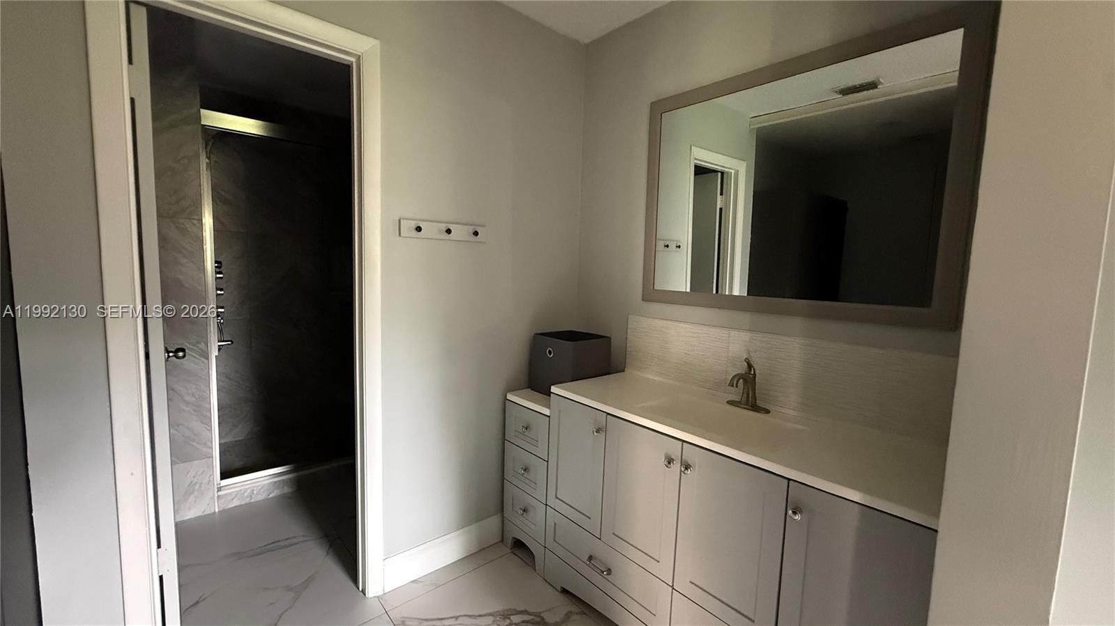 POND APPLE PLACE III COND - Residential