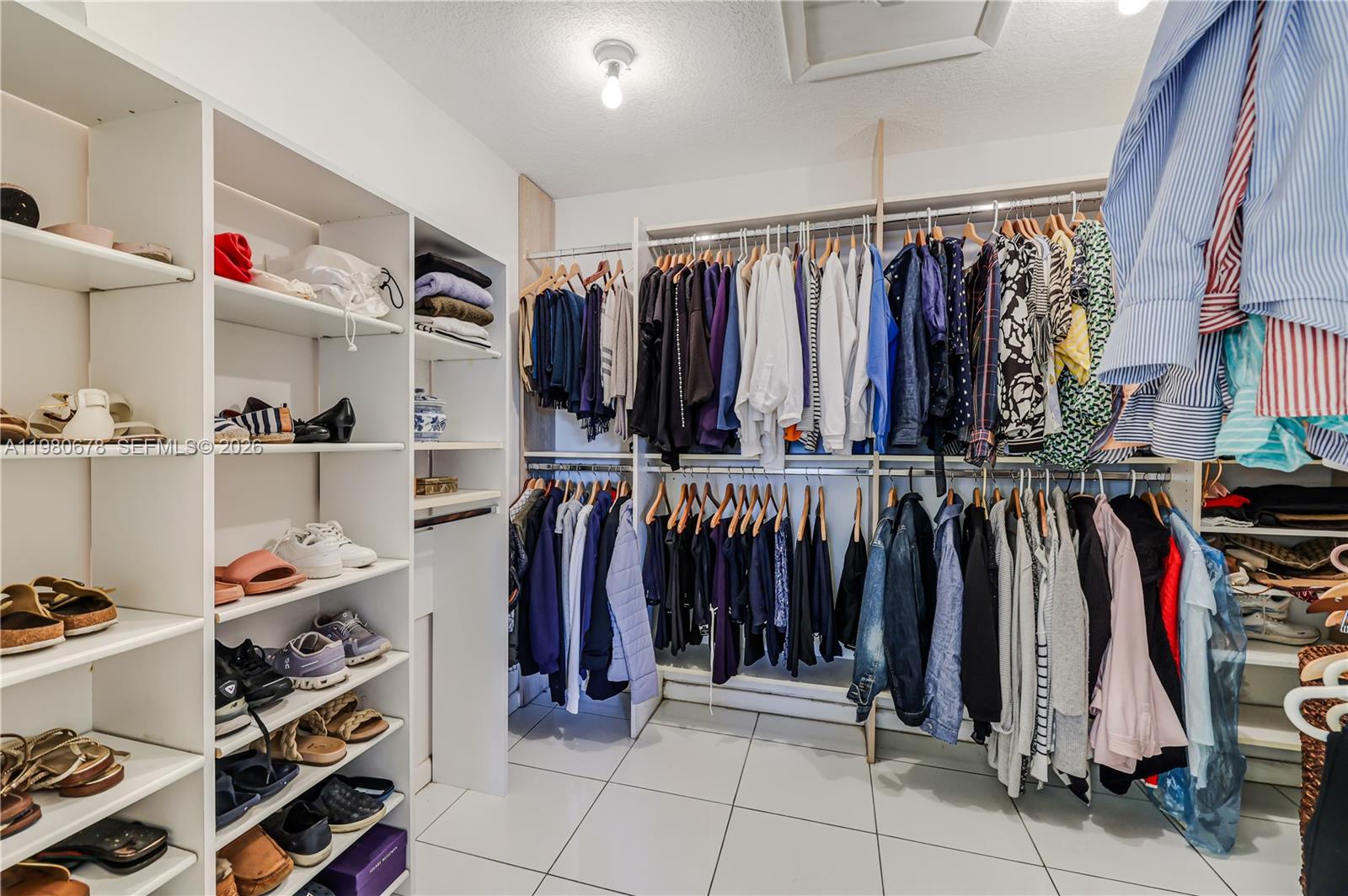 COUNTRY WALK SEC 3 - Residential