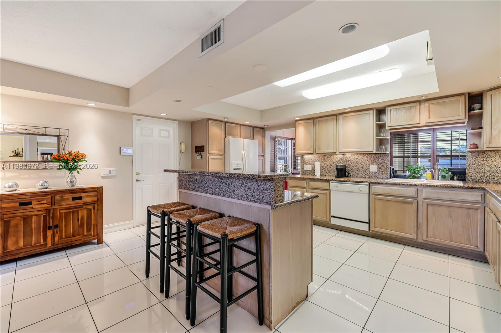 COUNTRY WALK SEC 3 - Residential