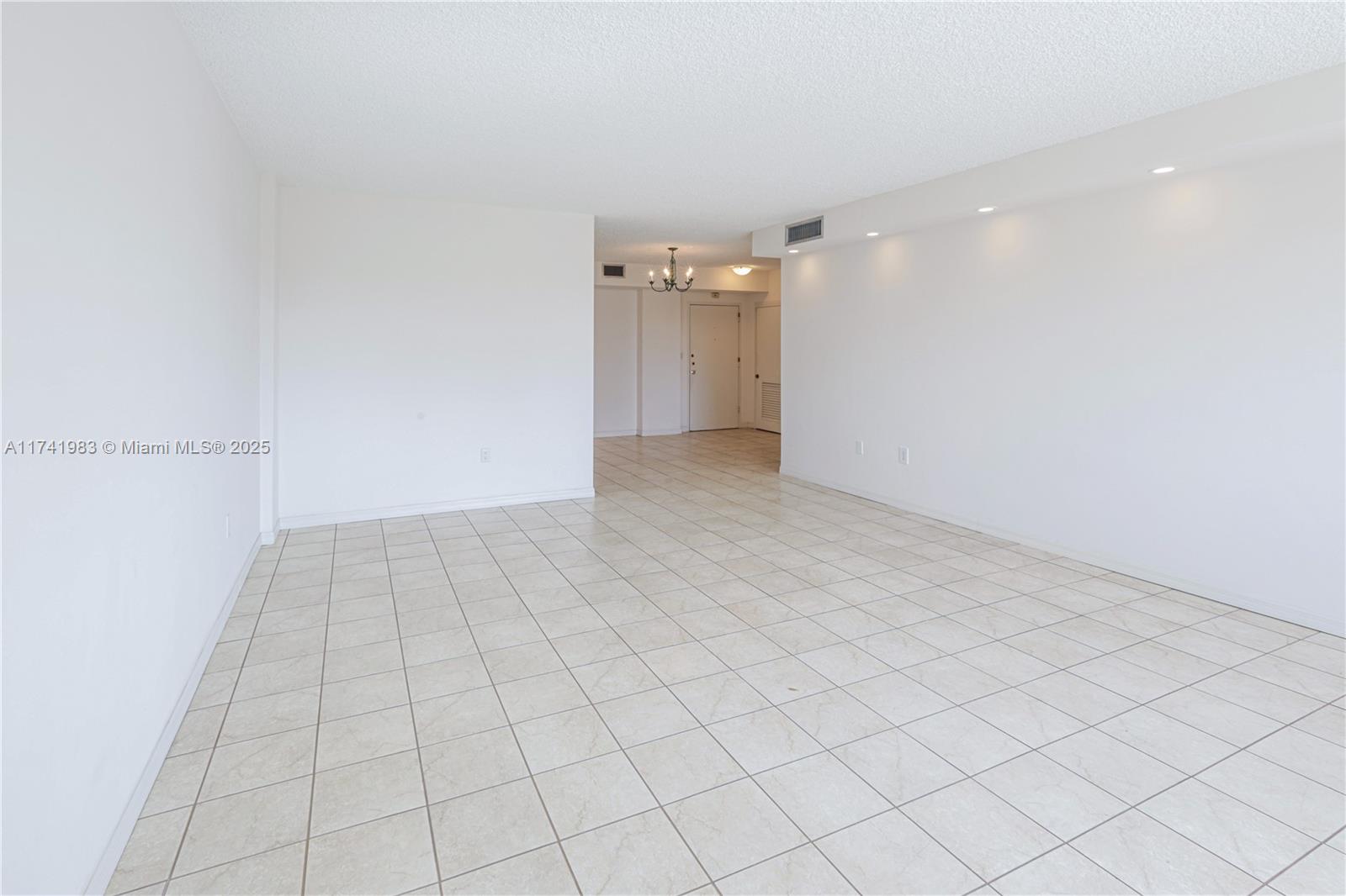 THE SHORES CONDO - Residential