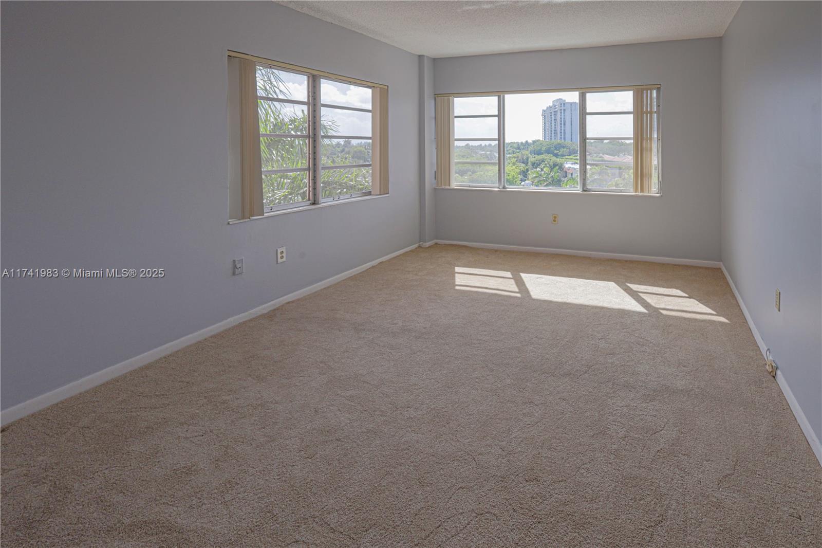 THE SHORES CONDO - Residential