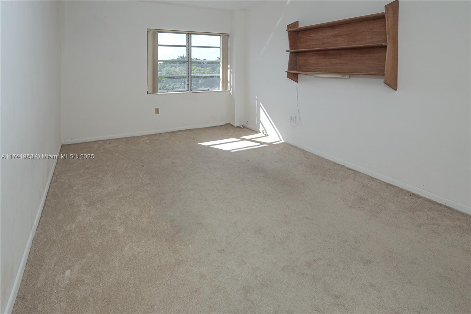 THE SHORES CONDO - Residential