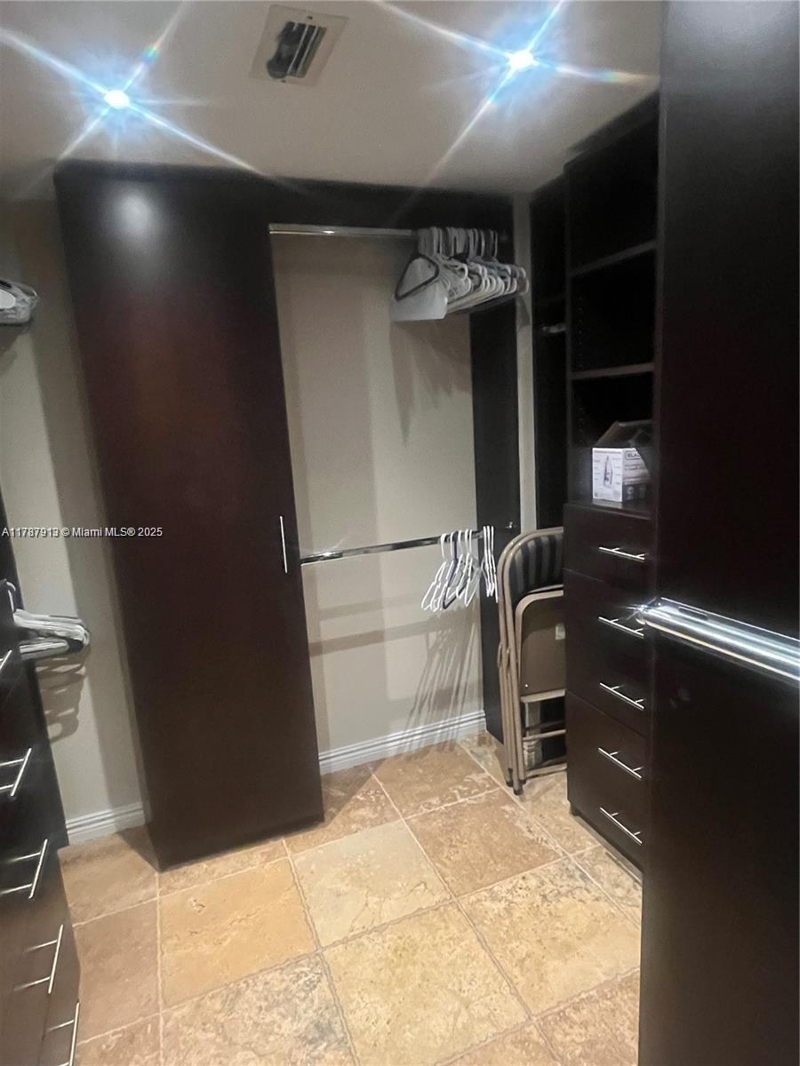 IMPERIAL TOWERS CONDO - Residential Lease