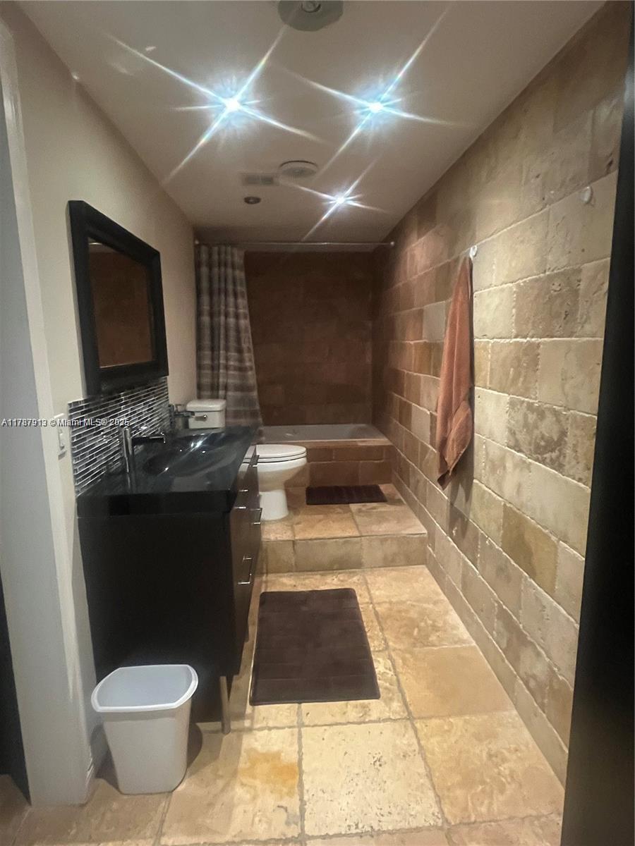 IMPERIAL TOWERS CONDO - Residential Lease