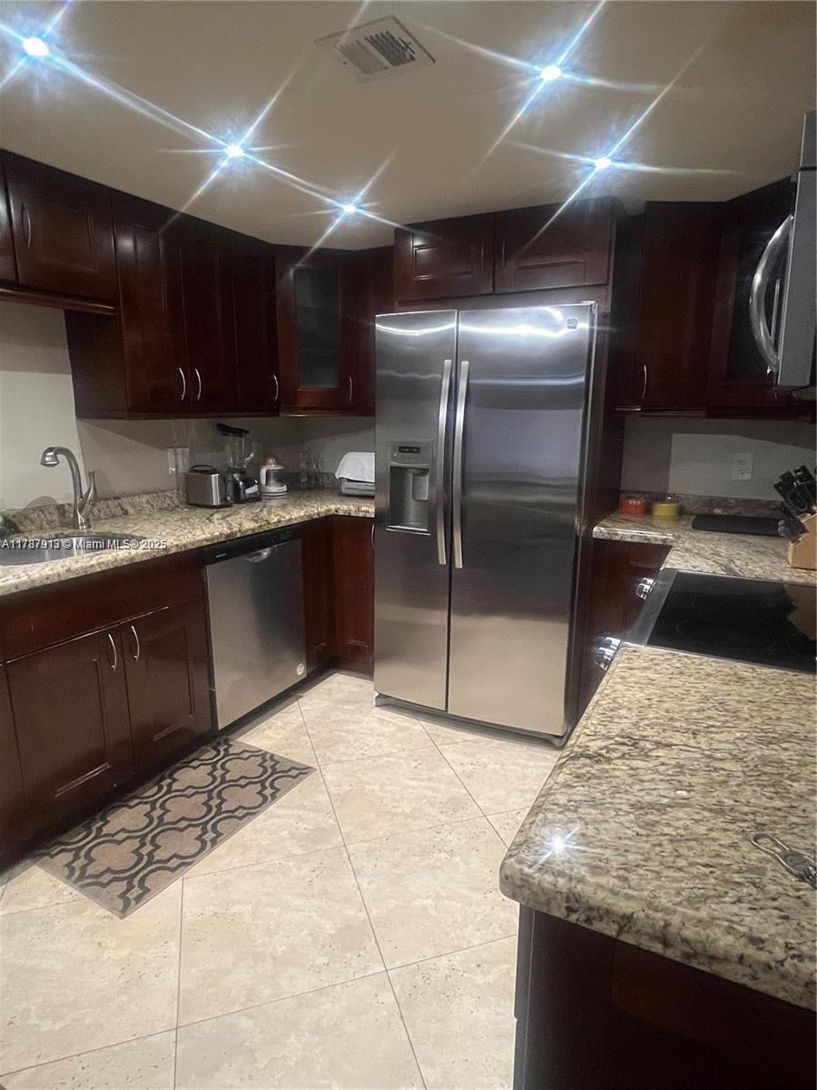 IMPERIAL TOWERS CONDO - Residential Lease