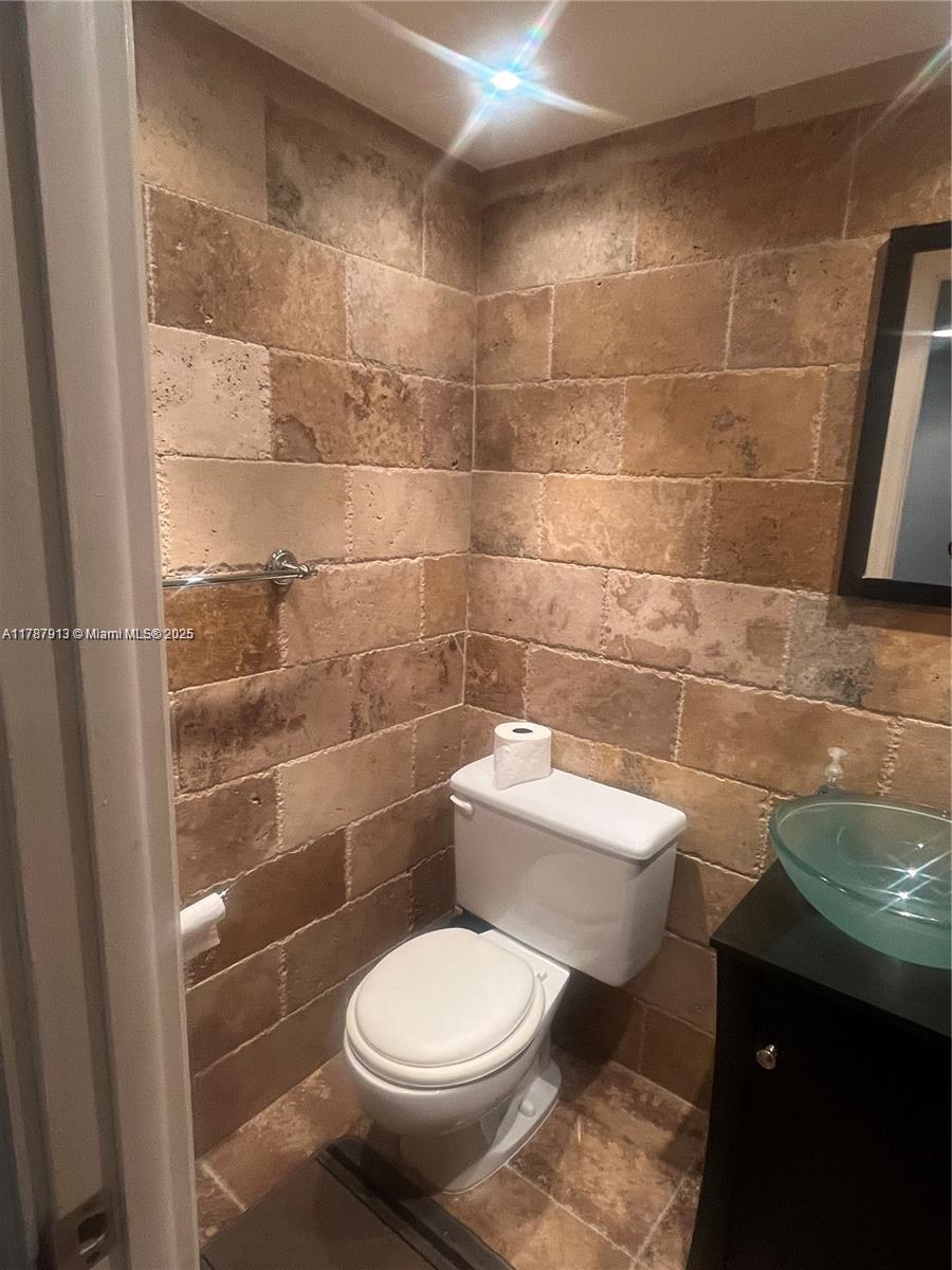 IMPERIAL TOWERS CONDO - Residential Lease