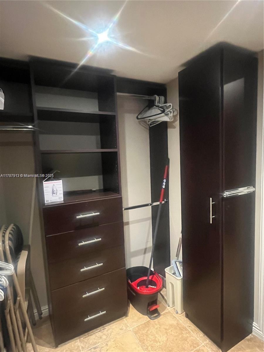 IMPERIAL TOWERS CONDO - Residential Lease